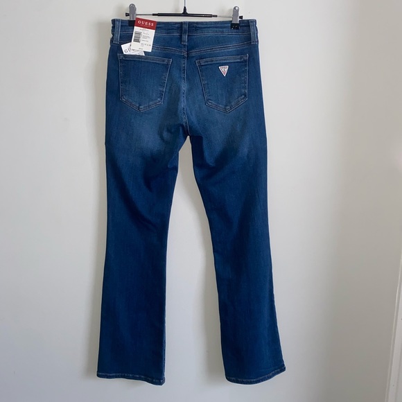 NWT Guess Straight Leg Medium Wash Jeans - Picture 4 of 5